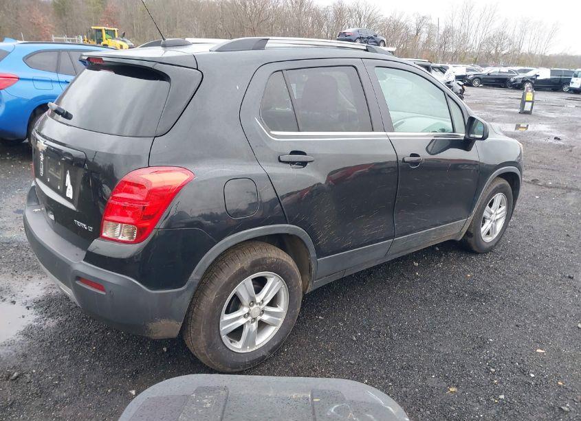 Photo 4 of 2015 Chevrolet Trax LT (VIN 3GNCJLSB1FL252238)