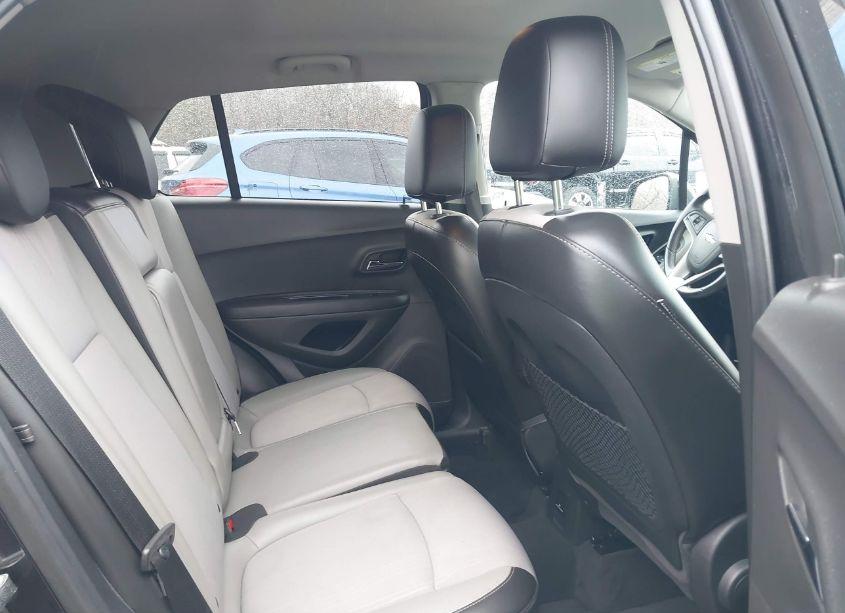 Photo 8 of 2015 Chevrolet Trax LT (VIN 3GNCJLSB1FL252238)