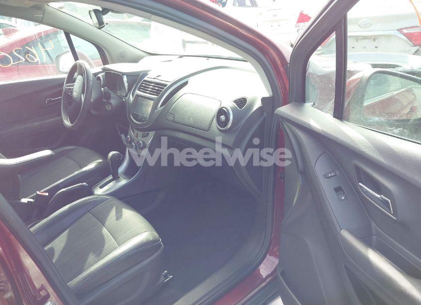 Photo 5 of 2016 Chevrolet Trax LT (VIN 3GNCJLSB1GL173864)