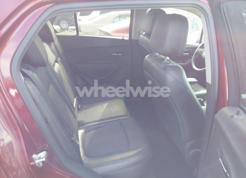 Photo 8 of 2016 Chevrolet Trax LT (VIN 3GNCJLSB1GL173864)