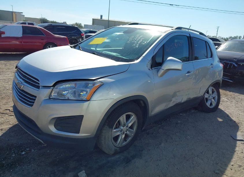 Photo 2 of 2016 Chevrolet Trax LT (VIN 3GNCJLSB1GL185609)