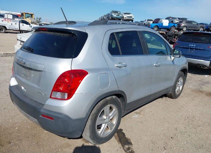Photo 4 of 2016 Chevrolet Trax LT (VIN 3GNCJLSB1GL185609)