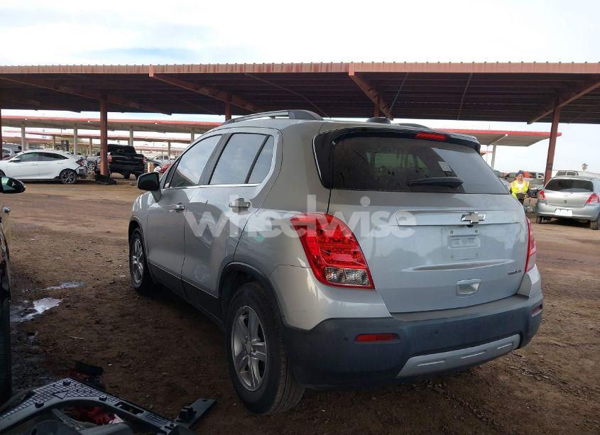 Photo 3 of 2016 Chevrolet Trax LT (VIN 3GNCJLSB1GL274032)