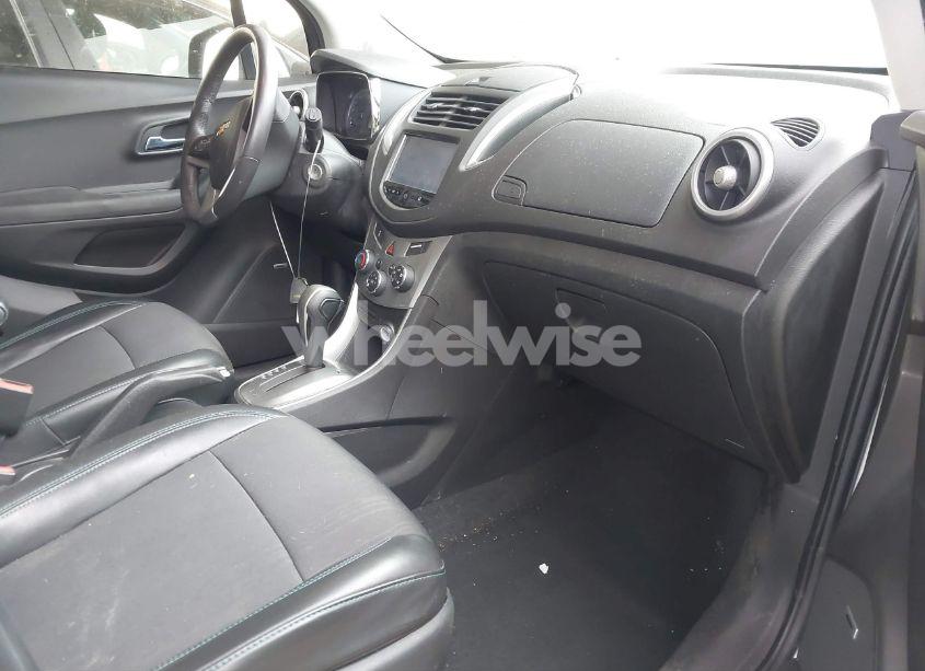 Photo 5 of 2016 Chevrolet Trax LT (VIN 3GNCJLSB1GL274032)