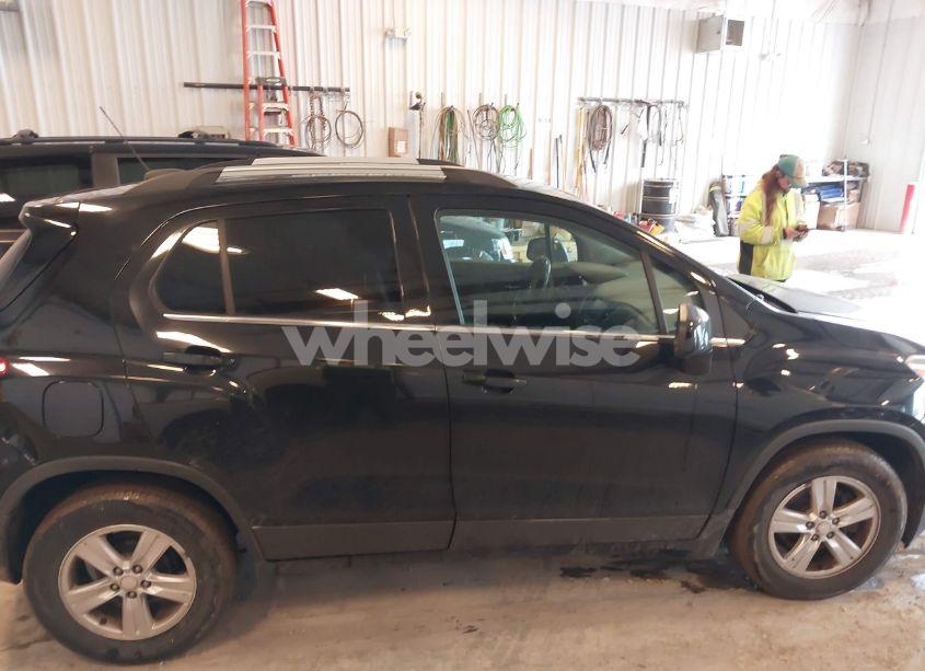 Photo 13 of 2017 Chevrolet Trax LT (VIN 3GNCJLSB1HL185997)