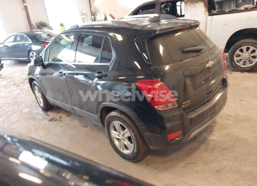 Photo 3 of 2017 Chevrolet Trax LT (VIN 3GNCJLSB1HL185997)