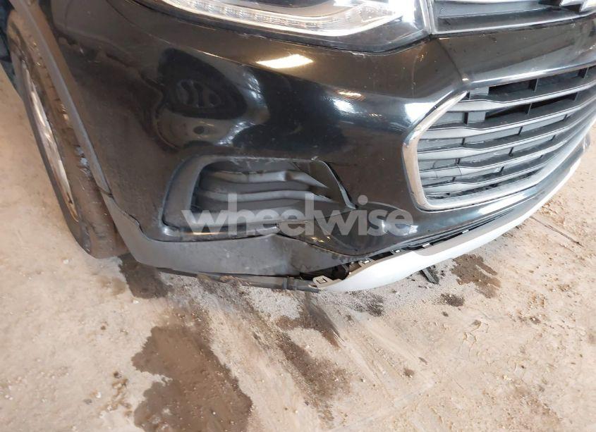 Photo 6 of 2017 Chevrolet Trax LT (VIN 3GNCJLSB1HL185997)