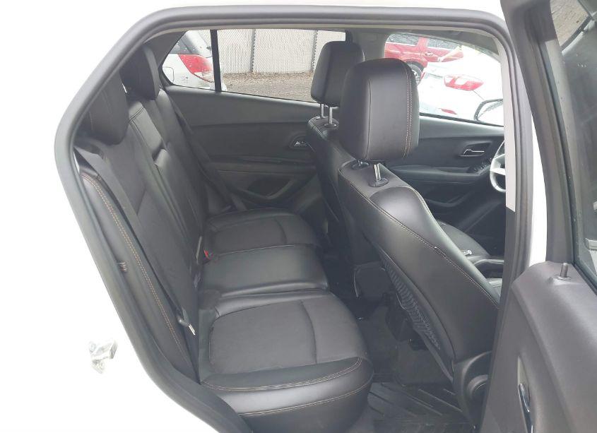 Photo 3 of 2017 Chevrolet Trax LT (VIN 3GNCJLSB1HL217766)