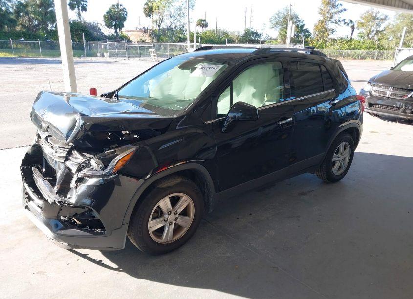 Photo 2 of 2017 Chevrolet Trax LT (VIN 3GNCJLSB1HL254400)