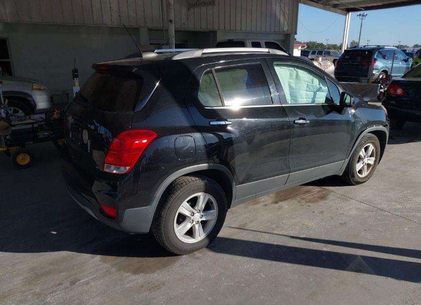 Photo 4 of 2017 Chevrolet Trax LT (VIN 3GNCJLSB1HL254400)