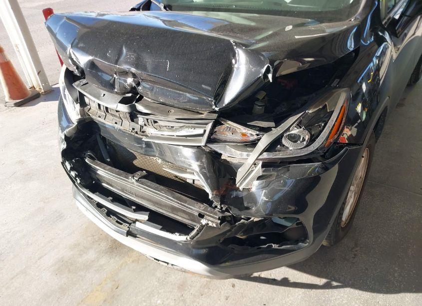 Photo 6 of 2017 Chevrolet Trax LT (VIN 3GNCJLSB1HL254400)