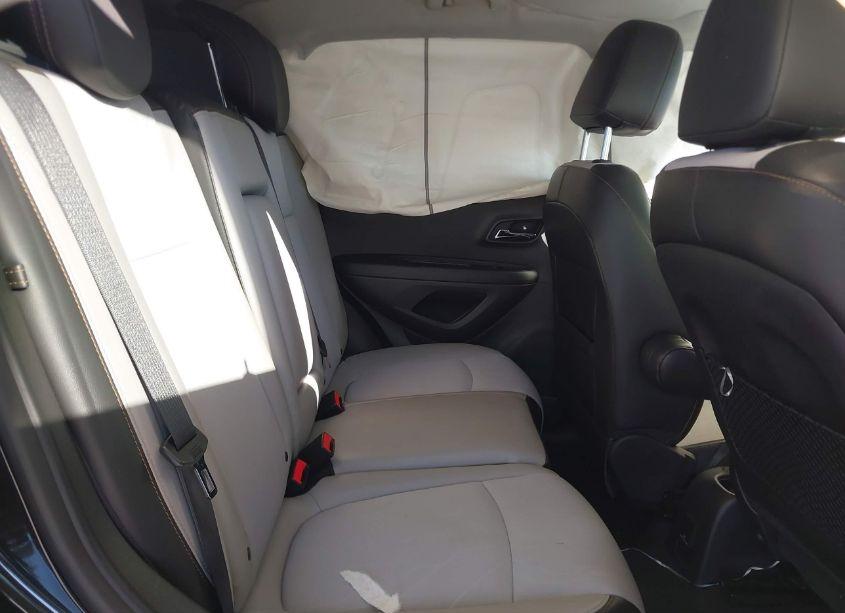 Photo 8 of 2017 Chevrolet Trax LT (VIN 3GNCJLSB1HL254400)