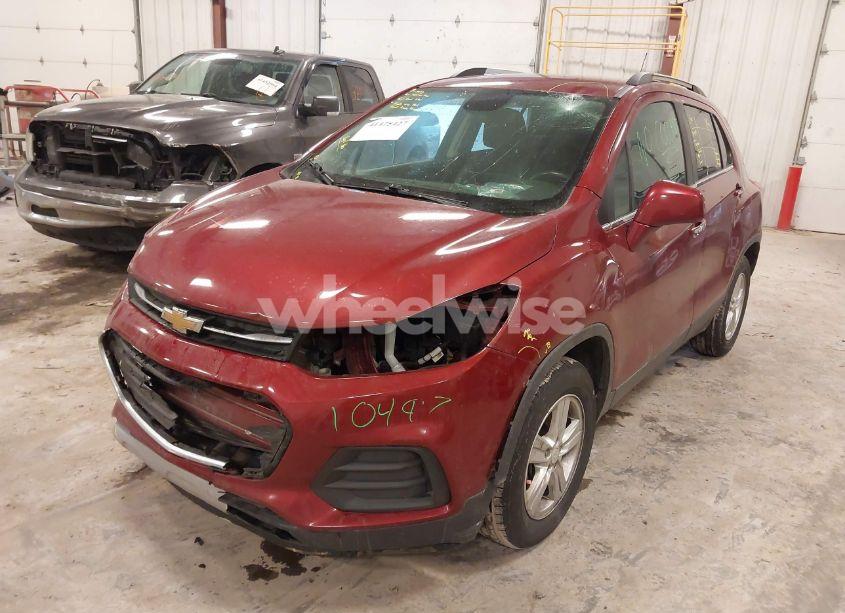 Photo 2 of 2018 Chevrolet Trax LT (VIN 3GNCJLSB1JL255388)