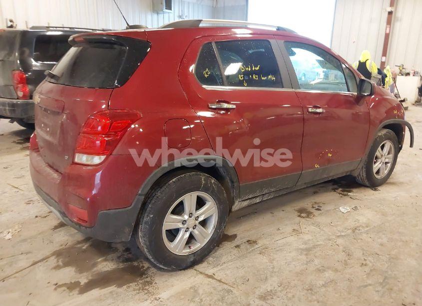 Photo 4 of 2018 Chevrolet Trax LT (VIN 3GNCJLSB1JL255388)