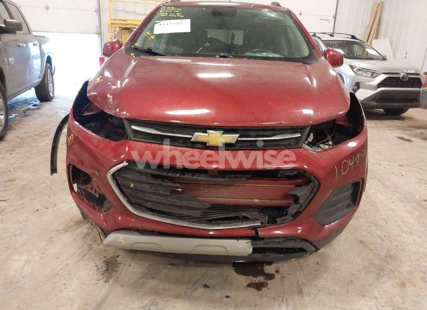 Photo 6 of 2018 Chevrolet Trax LT (VIN 3GNCJLSB1JL255388)