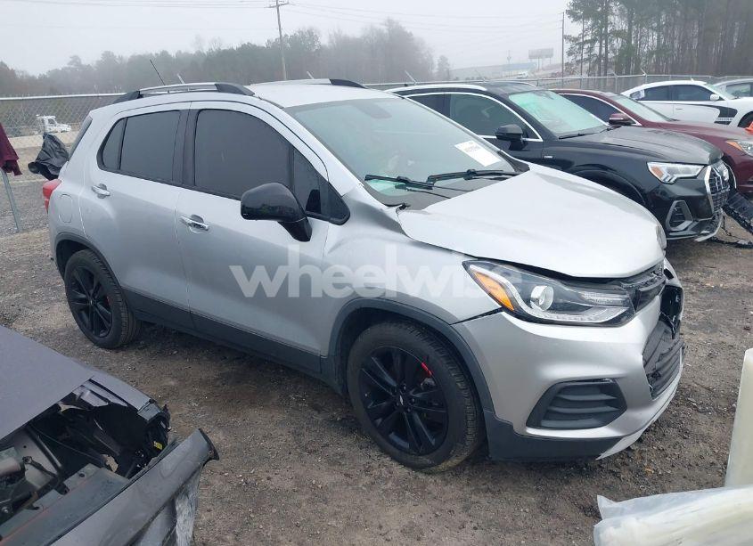 2018 Chevrolet Trax LT (VIN 3GNCJLSB1JL266021) main photo
