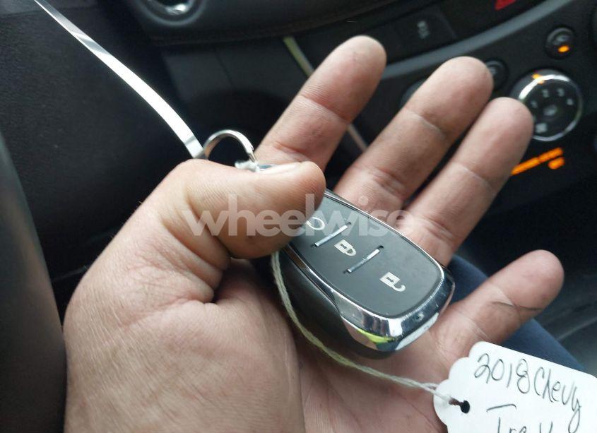 Photo 11 of 2018 Chevrolet Trax LT (VIN 3GNCJLSB1JL266021)