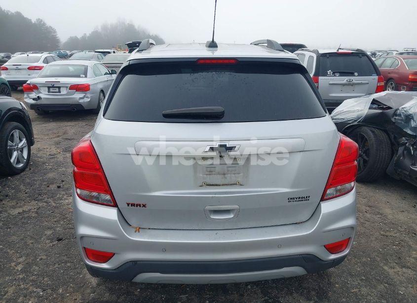 Photo 16 of 2018 Chevrolet Trax LT (VIN 3GNCJLSB1JL266021)