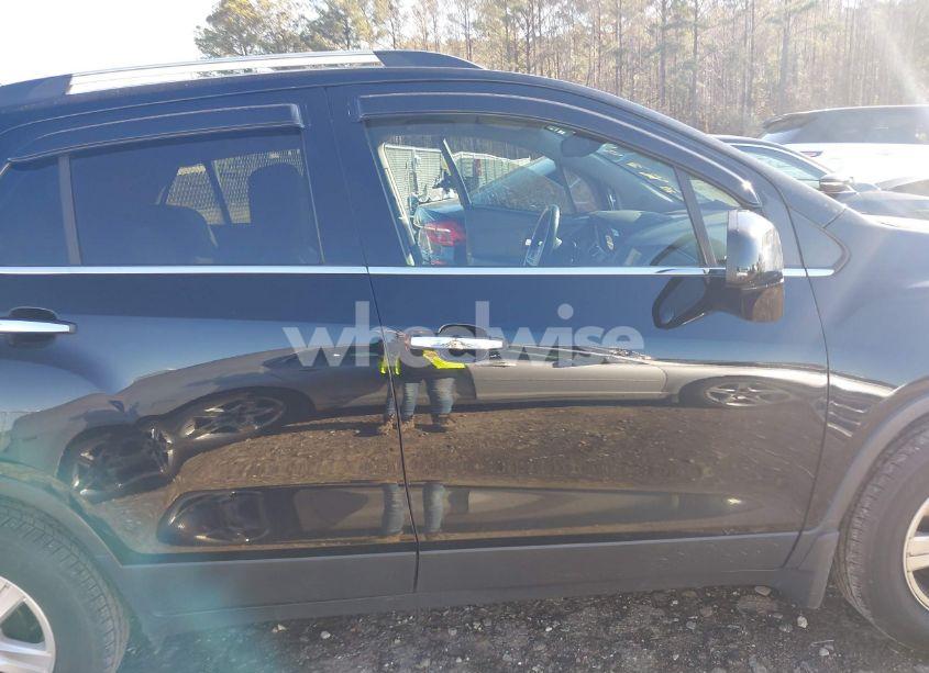 Photo 13 of 2018 Chevrolet Trax LT (VIN 3GNCJLSB1JL286172)