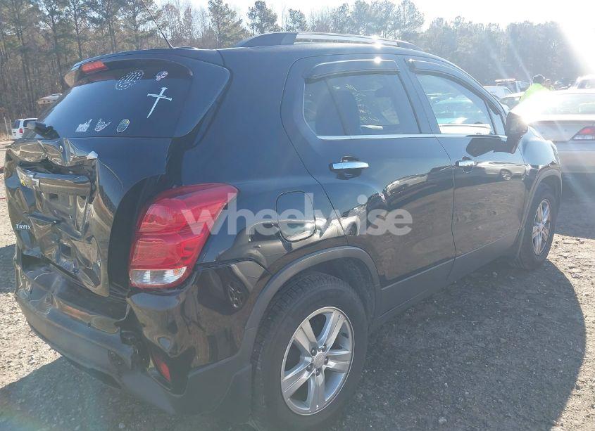 Photo 4 of 2018 Chevrolet Trax LT (VIN 3GNCJLSB1JL286172)