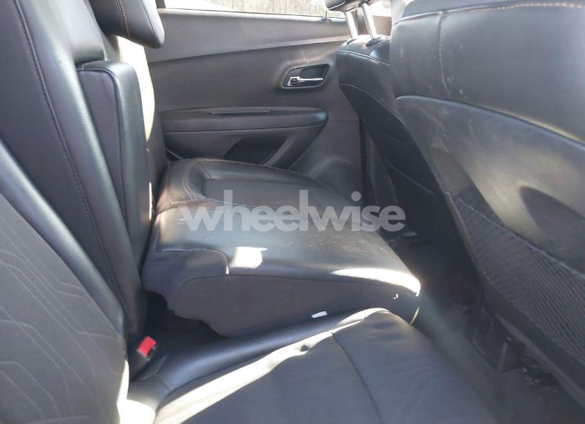 Photo 8 of 2018 Chevrolet Trax LT (VIN 3GNCJLSB1JL286172)