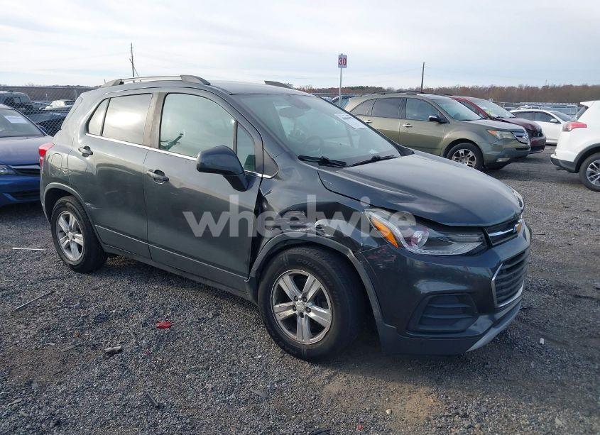 2018 Chevrolet Trax LT (VIN 3GNCJLSB1JL292229) main photo