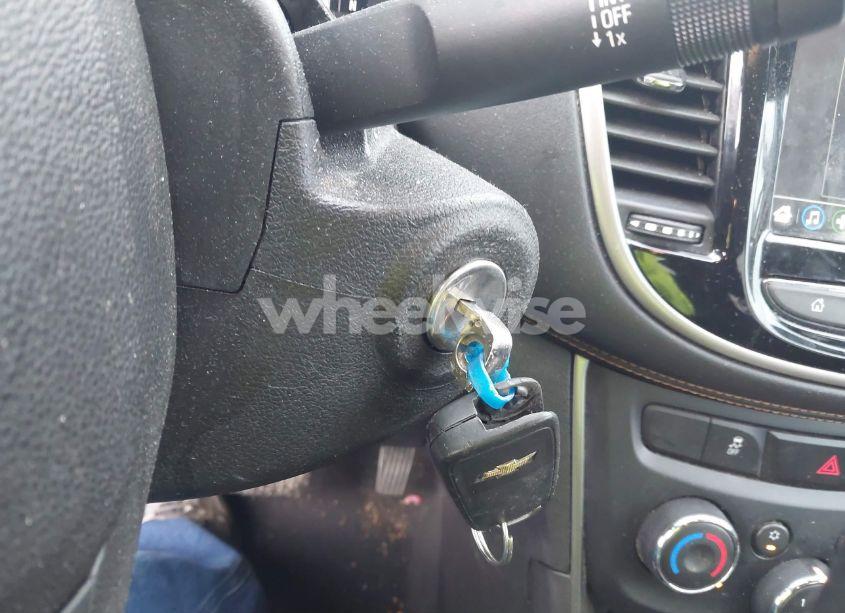 Photo 11 of 2018 Chevrolet Trax LT (VIN 3GNCJLSB1JL292229)