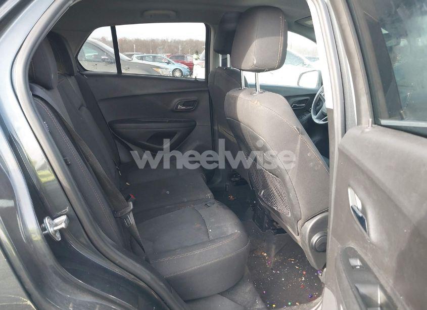 Photo 8 of 2018 Chevrolet Trax LT (VIN 3GNCJLSB1JL292229)