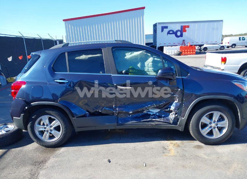 Photo 14 of 2019 Chevrolet Trax LT (VIN 3GNCJLSB1KL154577)