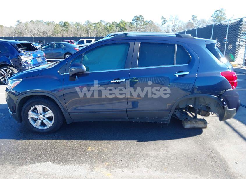 Photo 15 of 2019 Chevrolet Trax LT (VIN 3GNCJLSB1KL154577)