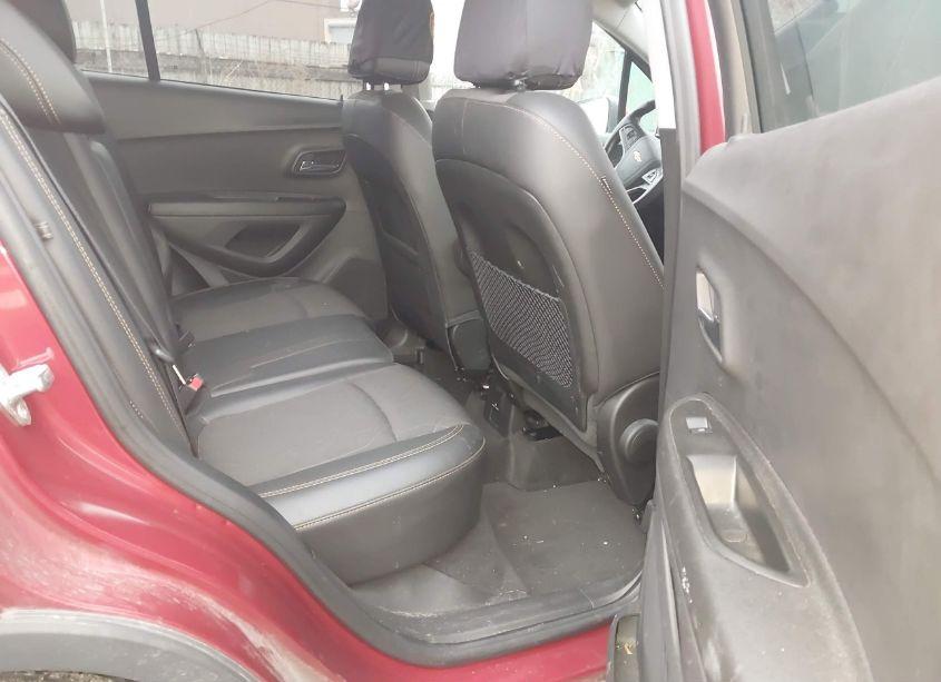 Photo 8 of 2019 Chevrolet Trax LT (VIN 3GNCJLSB1KL289574)