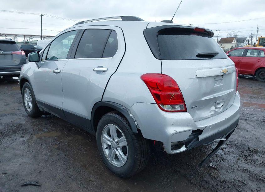 Photo 3 of 2019 Chevrolet Trax LT (VIN 3GNCJLSB1KL383244)