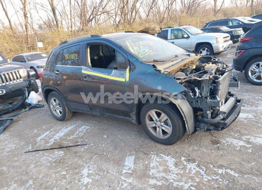 2019 Chevrolet Trax LT (VIN 3GNCJLSB1KL396656) main photo