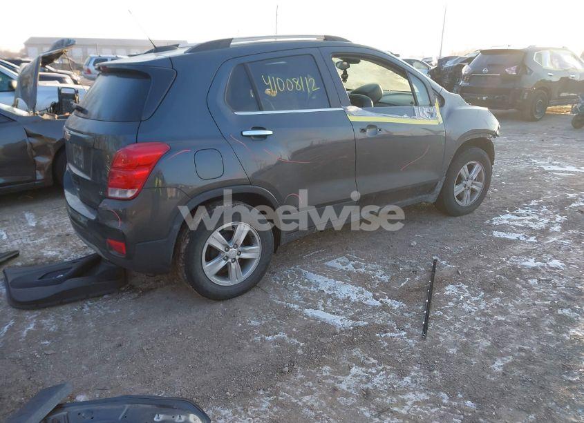 Photo 4 of 2019 Chevrolet Trax LT (VIN 3GNCJLSB1KL396656)