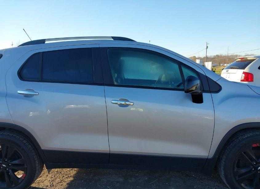 Photo 14 of 2019 Chevrolet Trax LT (VIN 3GNCJLSB1KL398648)