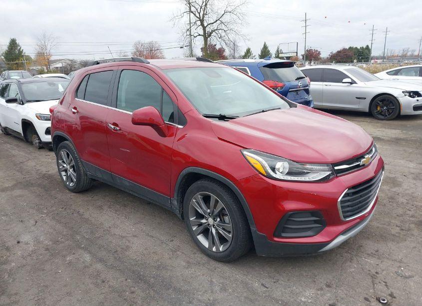 2020 Chevrolet Trax FWD LT (VIN 3GNCJLSB1LL253398) main photo