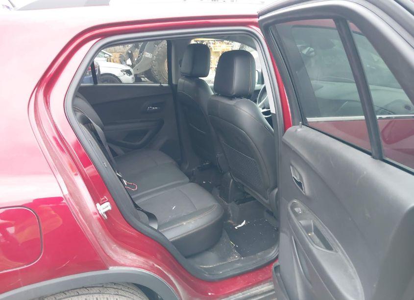 Photo 8 of 2020 Chevrolet Trax FWD LT (VIN 3GNCJLSB1LL253398)