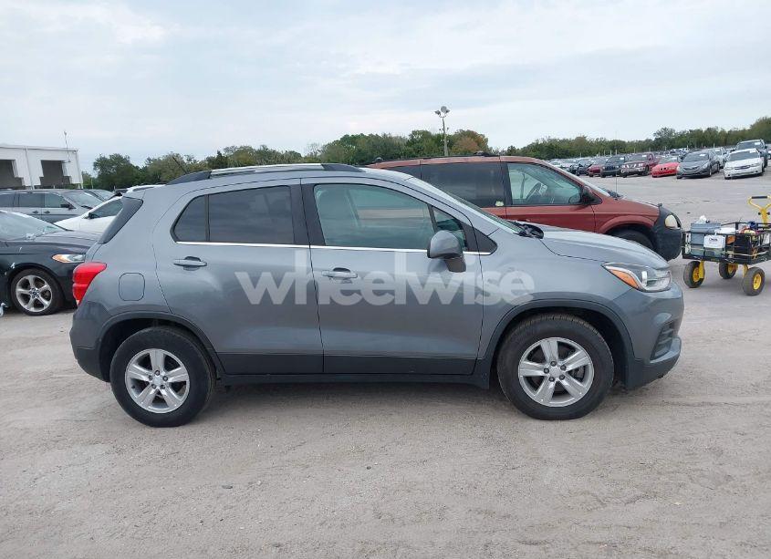 Photo 13 of 2020 Chevrolet Trax FWD LT (VIN 3GNCJLSB1LL276308)
