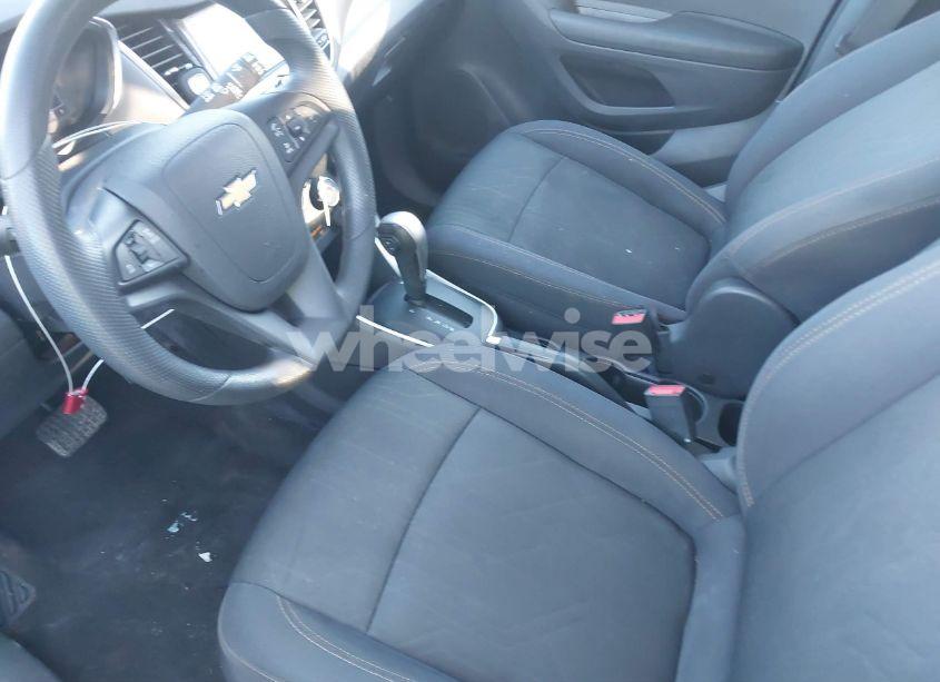 Photo 17 of 2020 Chevrolet Trax FWD LT (VIN 3GNCJLSB1LL276308)