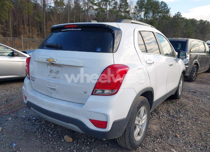 Photo 4 of 2020 Chevrolet Trax FWD LT (VIN 3GNCJLSB1LL316693)
