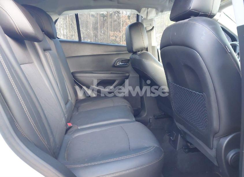 Photo 8 of 2020 Chevrolet Trax FWD LT (VIN 3GNCJLSB1LL316693)