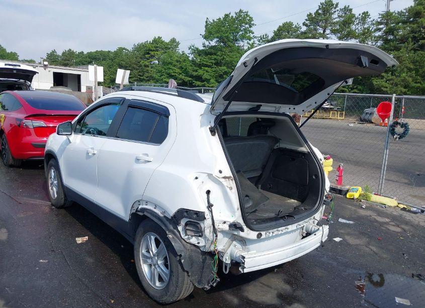 Photo 3 of 2015 Chevrolet Trax LT (VIN 3GNCJLSB2FL252166)