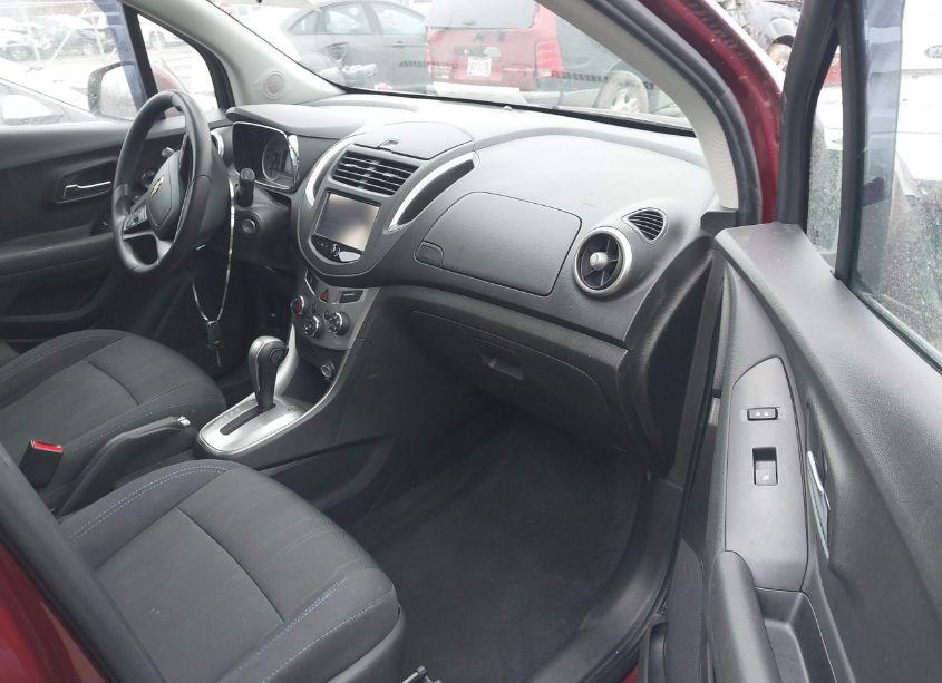 Photo 5 of 2016 Chevrolet Trax LT (VIN 3GNCJLSB2GL126729)