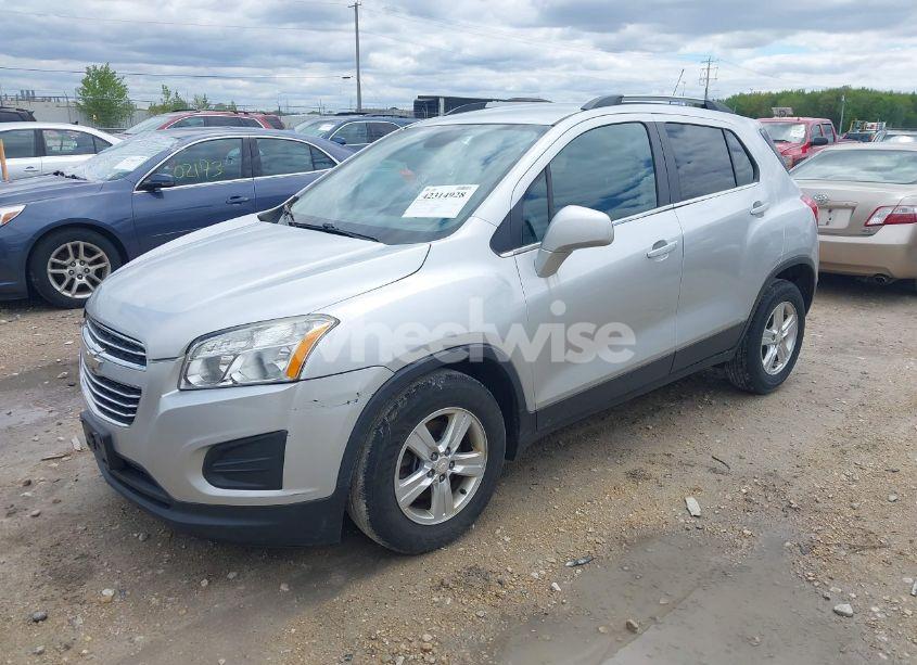 Photo 2 of 2016 Chevrolet Trax LT (VIN 3GNCJLSB2GL186316)