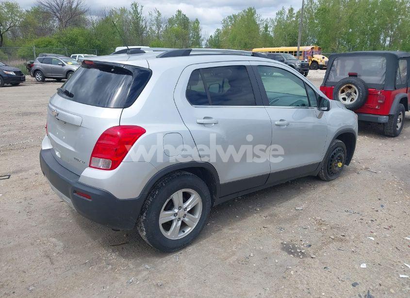 Photo 4 of 2016 Chevrolet Trax LT (VIN 3GNCJLSB2GL186316)