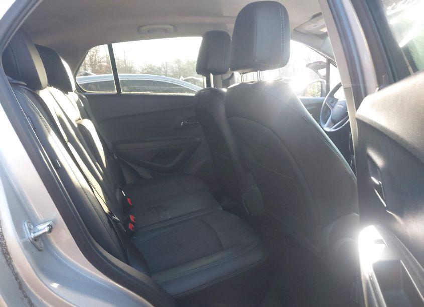 Photo 8 of 2016 Chevrolet Trax LT (VIN 3GNCJLSB2GL232081)