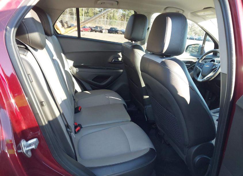 Photo 8 of 2016 Chevrolet Trax LT (VIN 3GNCJLSB2GL247955)