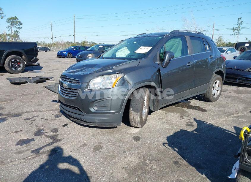 Photo 2 of 2016 Chevrolet Trax LT (VIN 3GNCJLSB2GL263752)