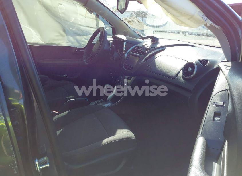 Photo 5 of 2016 Chevrolet Trax LT (VIN 3GNCJLSB2GL263752)