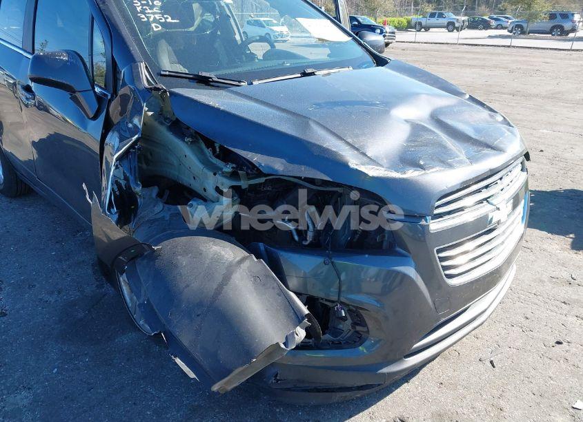 Photo 6 of 2016 Chevrolet Trax LT (VIN 3GNCJLSB2GL263752)